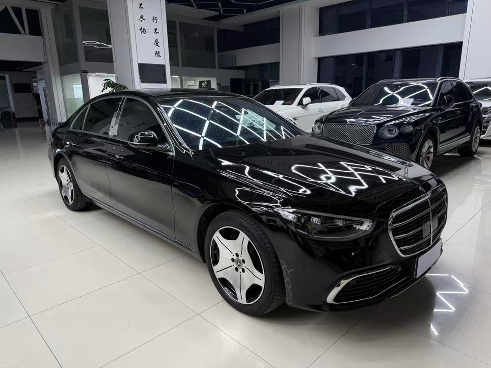 Mercedes-Benz S-Class 2023 — фото автомобиля 1