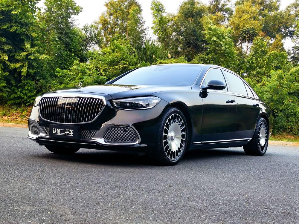 Mercedes-Benz S-Class 2022 — фото автомобиля