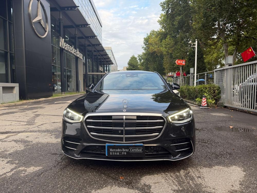 Mercedes-Benz S-Class 2024 — фото автомобиля