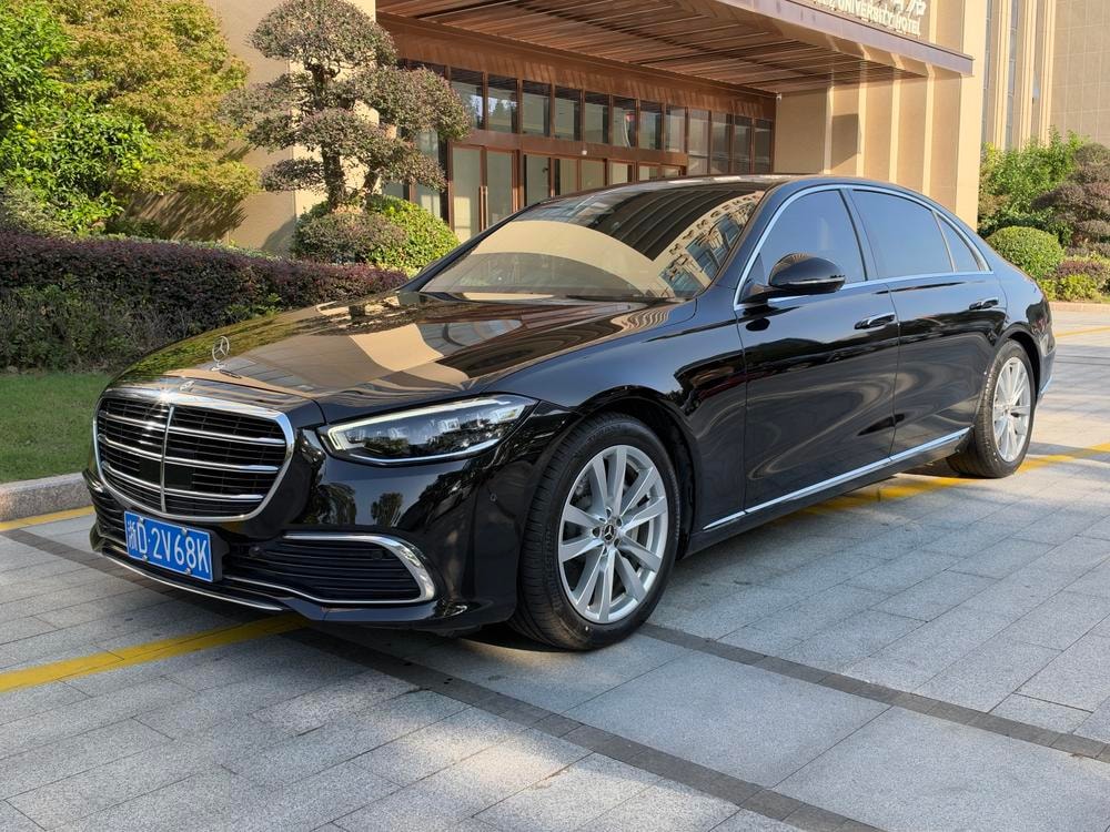 Mercedes-Benz S-Class 2023 — фото автомобиля 1