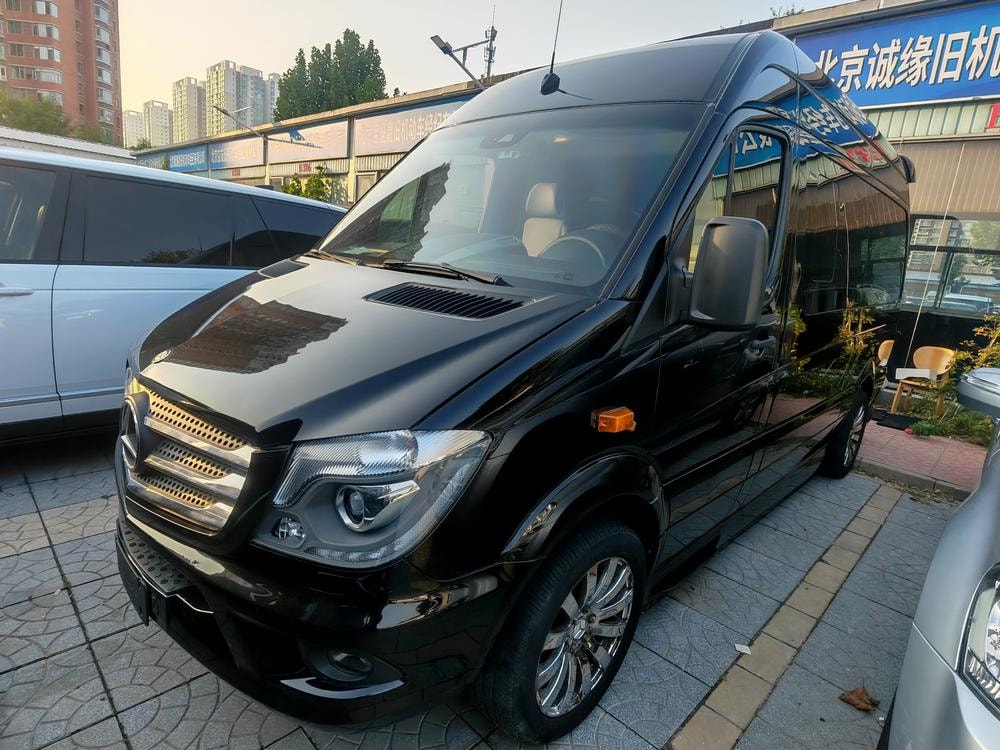 Mercedes-Benz Sprinter 2015 — фото автомобиля
