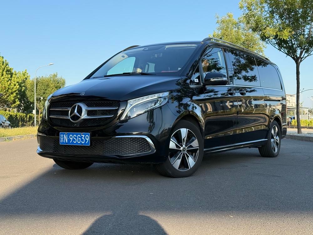 Mercedes-Benz V-Class 2021 — фото автомобиля 1