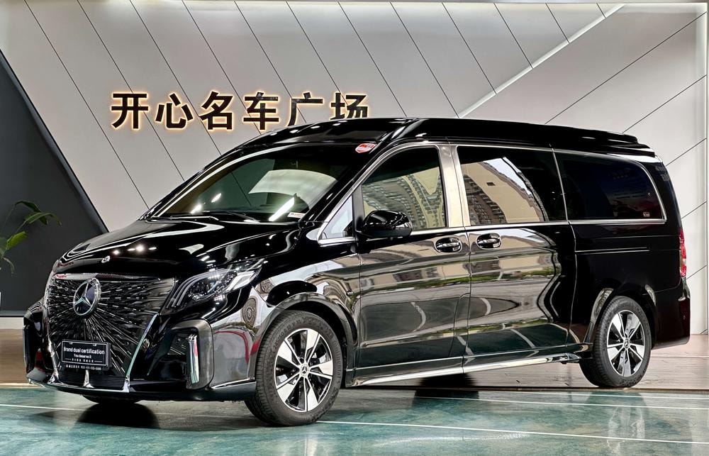 Mercedes-Benz V-Class 2023 — фото автомобиля
