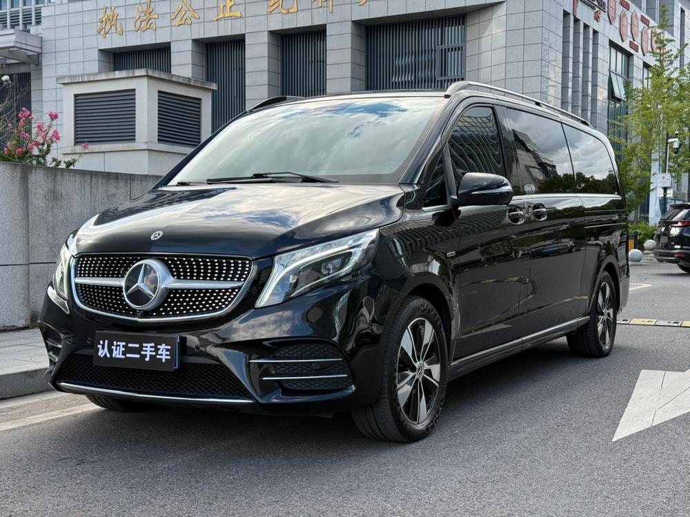 Mercedes-Benz V-Class 2020 — фото автомобиля 1