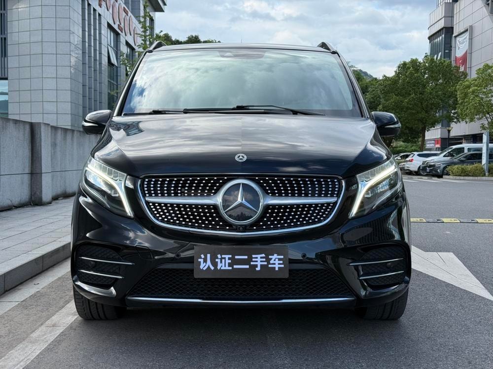Mercedes-Benz V-Class 2020 — фото автомобиля