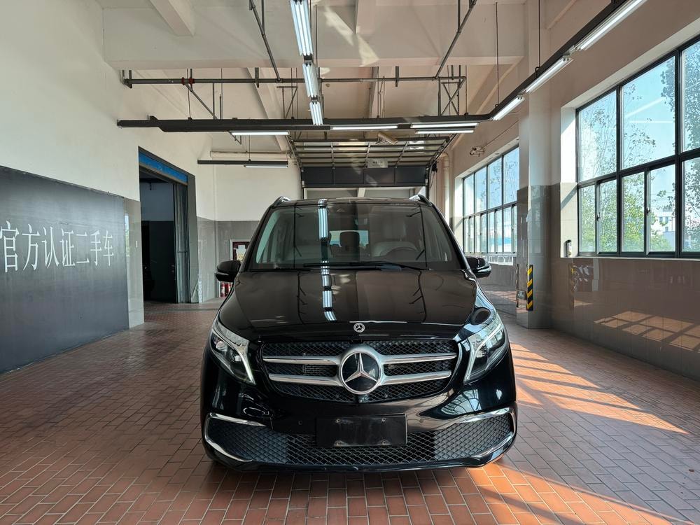 Mercedes-Benz V-Class 2021 — фото автомобиля