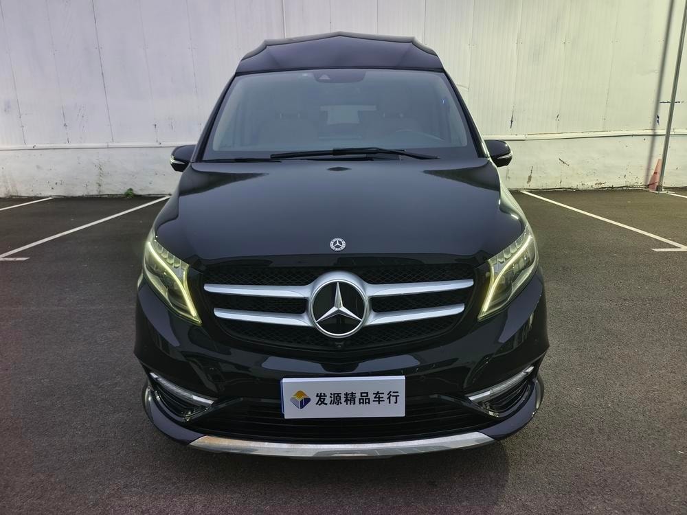 Mercedes-Benz V-Class 2021 — фото автомобиля 1