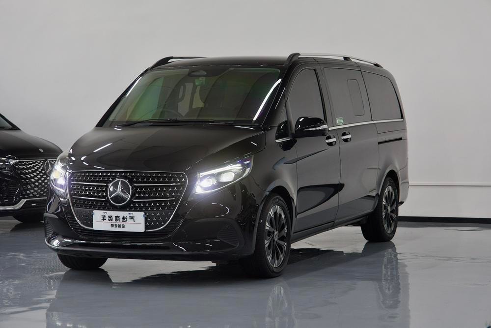 Mercedes-Benz V-Class 2024 — фото автомобиля