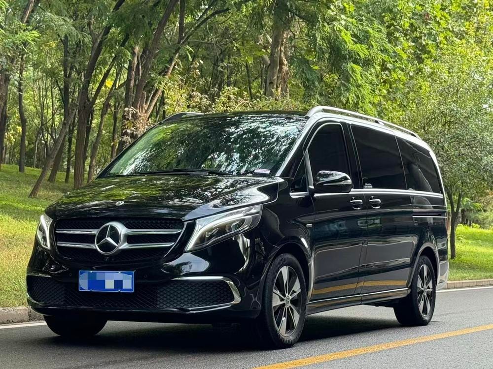 Mercedes-Benz V-Class 2021 — фото автомобиля