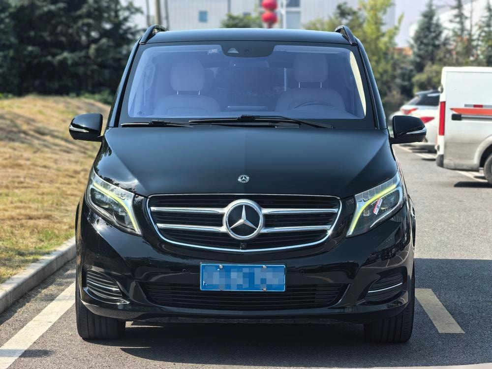 Mercedes-Benz V-Class 2018 — фото автомобиля 1