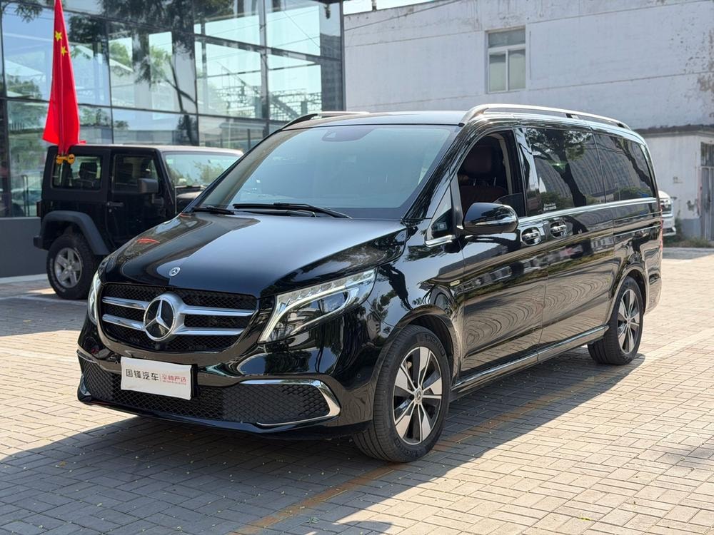 Mercedes-Benz V-Class 2021 — фото автомобиля 1