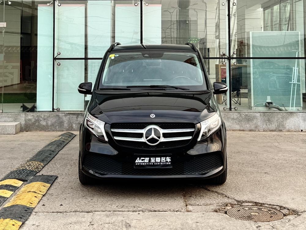 Mercedes-Benz V-Class 2020 — фото автомобиля