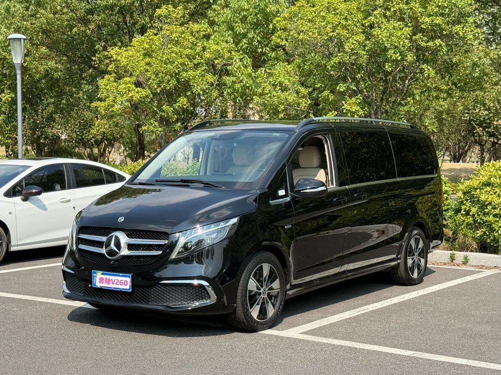 Mercedes-Benz V-Class 2022 — фото автомобиля 1