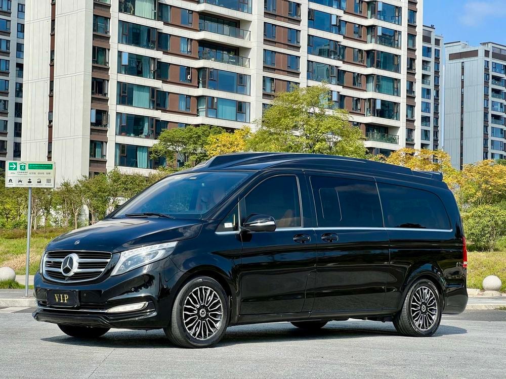 Mercedes-Benz V-Class 2020 — фото автомобиля