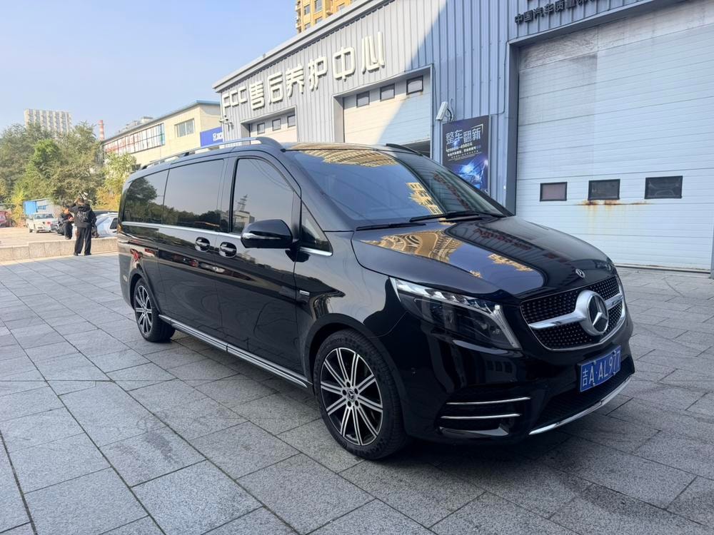 Mercedes-Benz V-Class 2022 — фото автомобиля