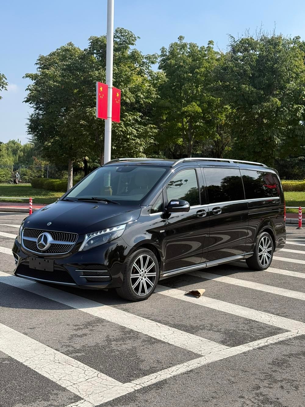 Mercedes-Benz V-Class 2022 — фото автомобиля