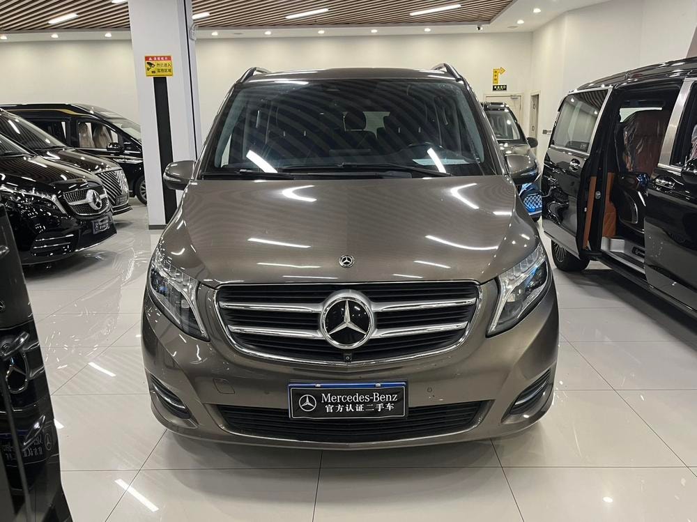 Mercedes-Benz V-Class 2017 — фото автомобиля