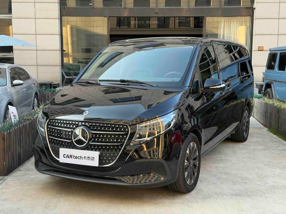 Mercedes-Benz V-Class 2024 — фото автомобиля