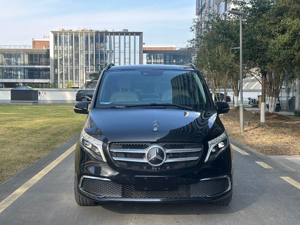 Mercedes-Benz V-Class 2021 — фото автомобиля