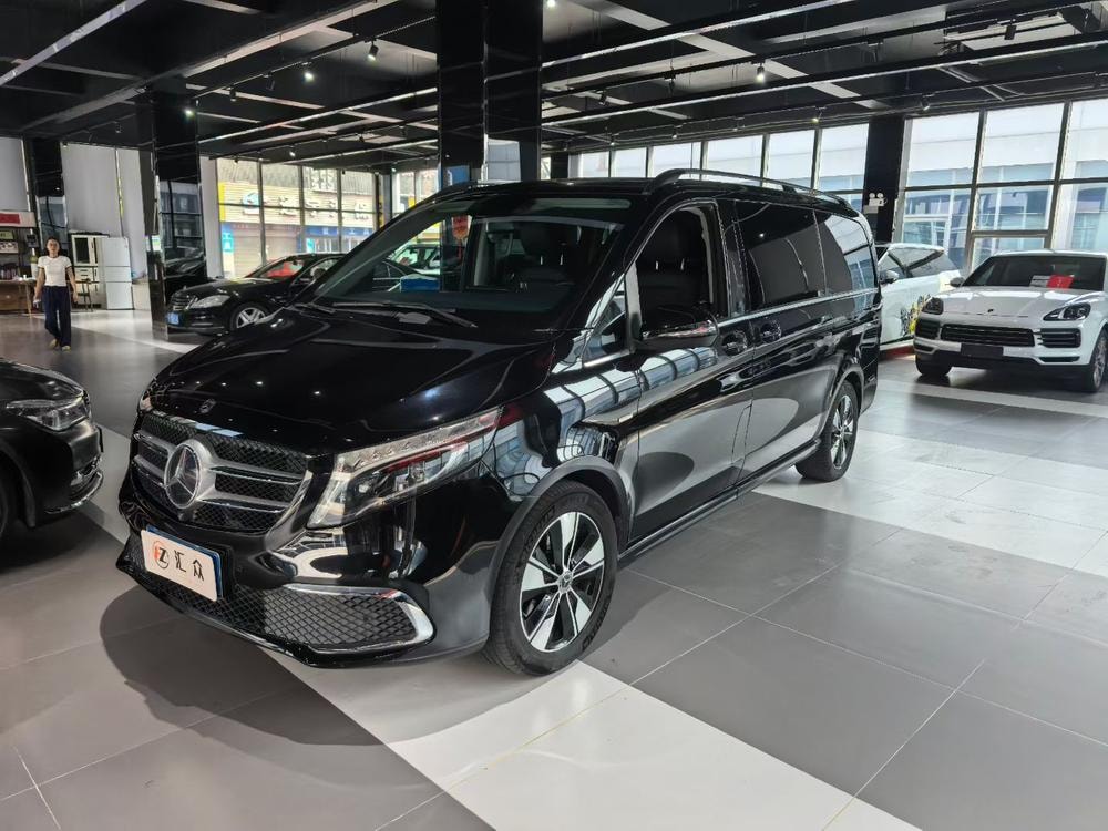 Mercedes-Benz V-Class 2021 — фото автомобиля