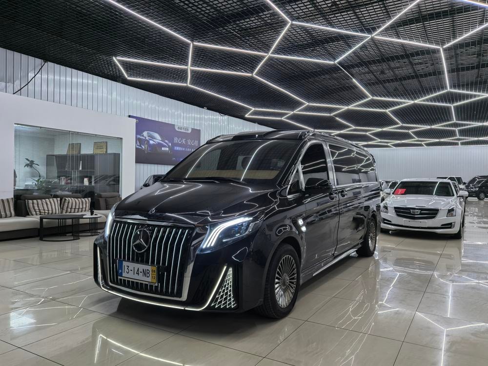 Mercedes-Benz Vito 2023 — фото автомобиля