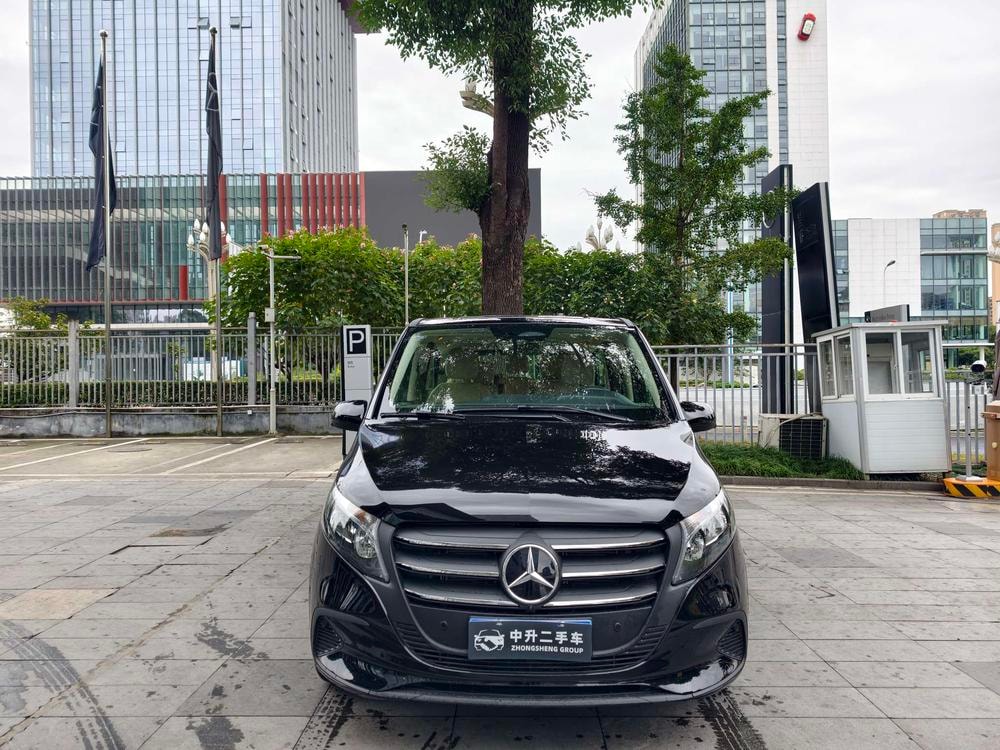 Mercedes-Benz Vito 2025 — фото автомобиля