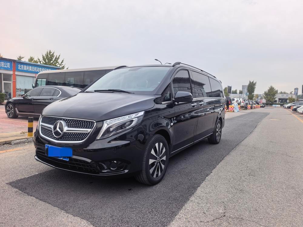 Mercedes-Benz Vito 2023 — фото автомобиля