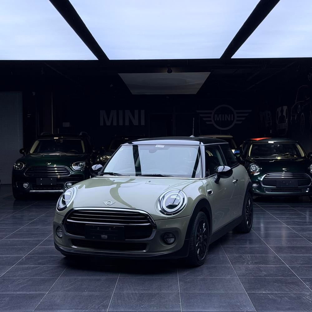 MINI  2018 — фото автомобиля