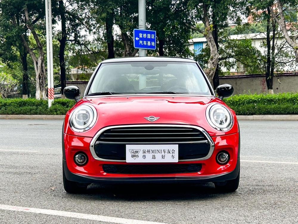MINI  2019 — фото автомобиля