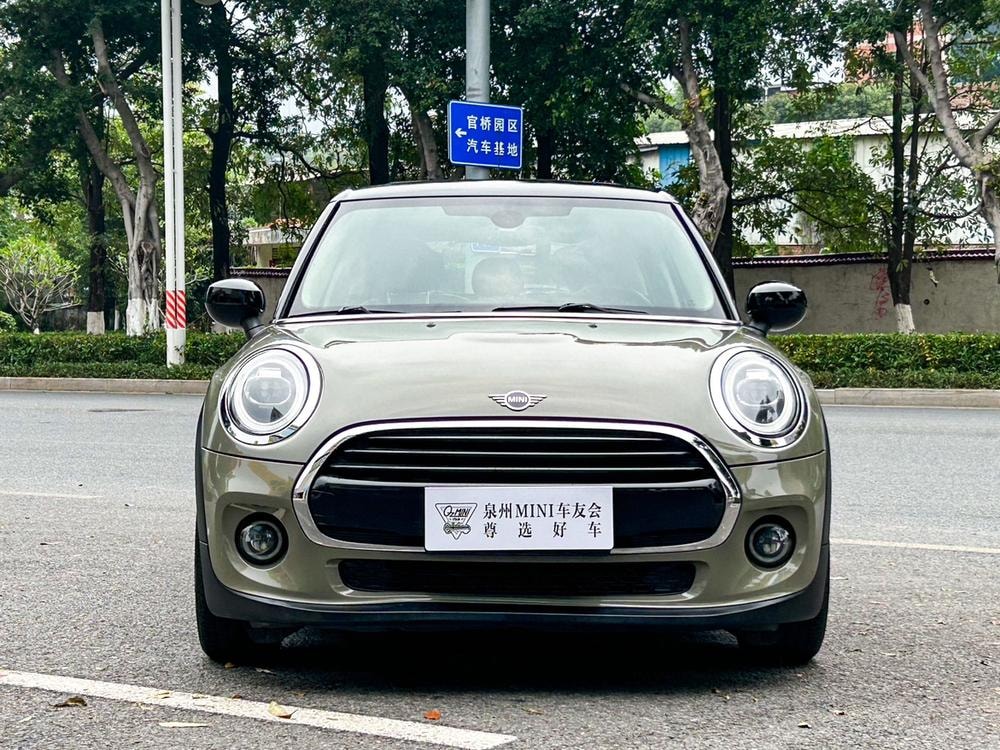 MINI  2019 — фото автомобиля