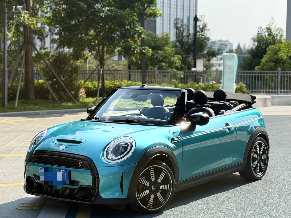 MINI  2023 — фото автомобиля