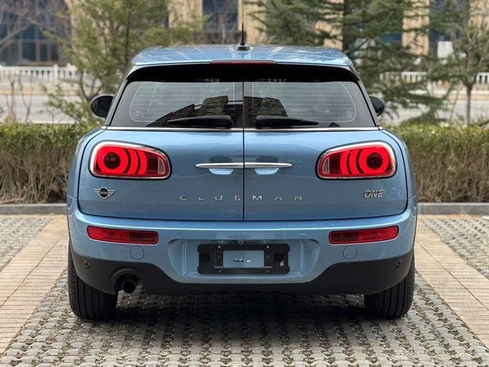 MINI CLUBMAN 2018 — фото автомобиля