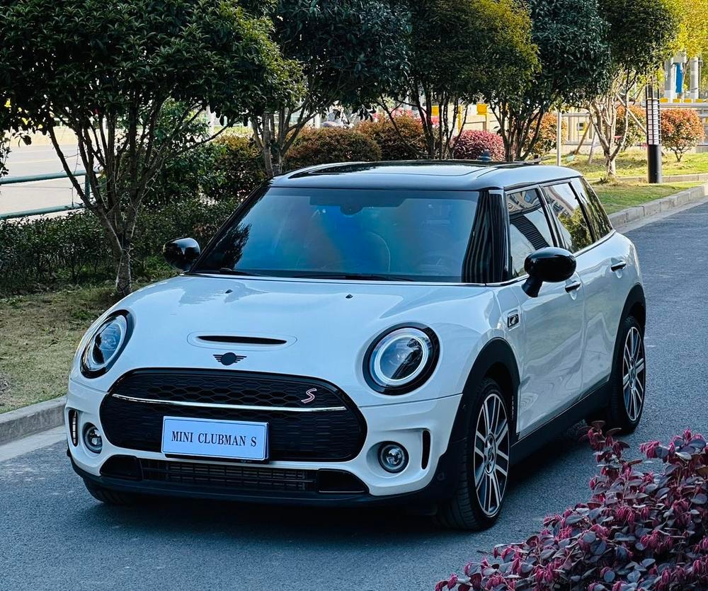 MINI CLUBMAN 2023 — фото автомобиля