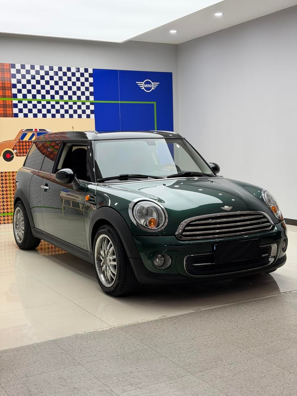 MINI CLUBMAN 2011 — фото автомобиля
