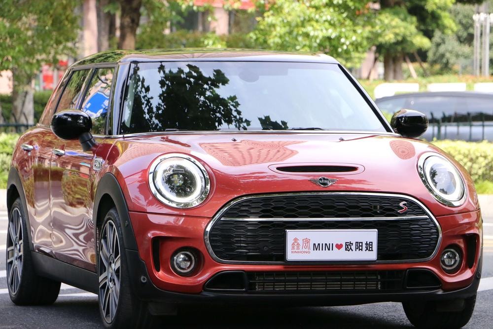 MINI CLUBMAN 2022 — фото автомобиля