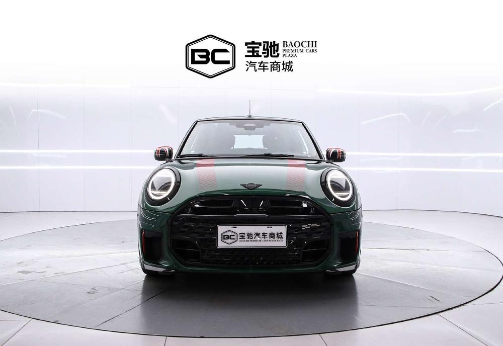 MINI JCW 2025 — фото автомобиля 1