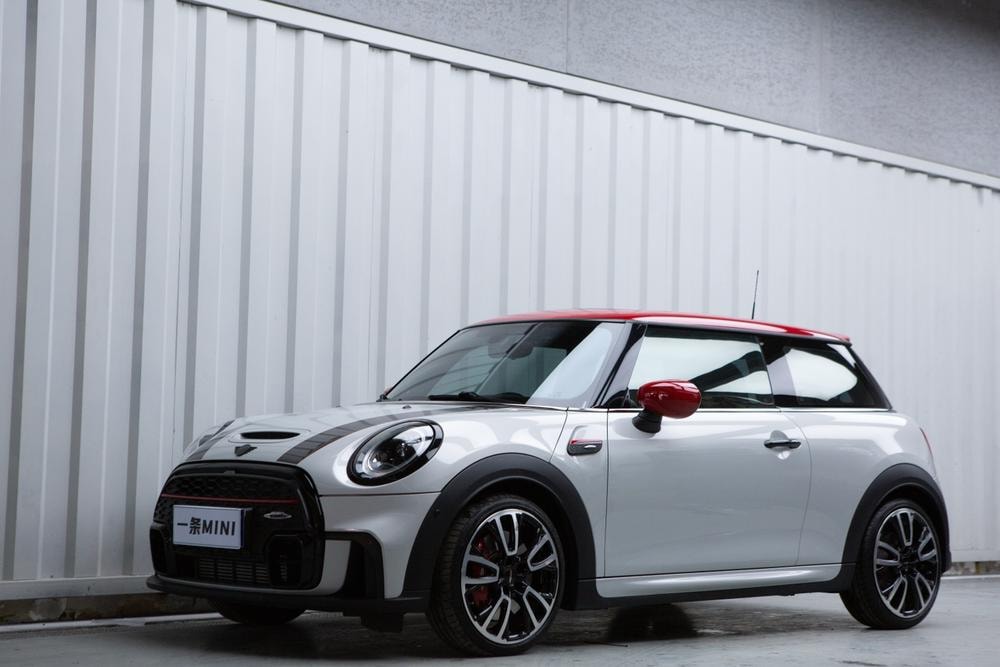 MINI JCW 2022 — фото автомобиля 1