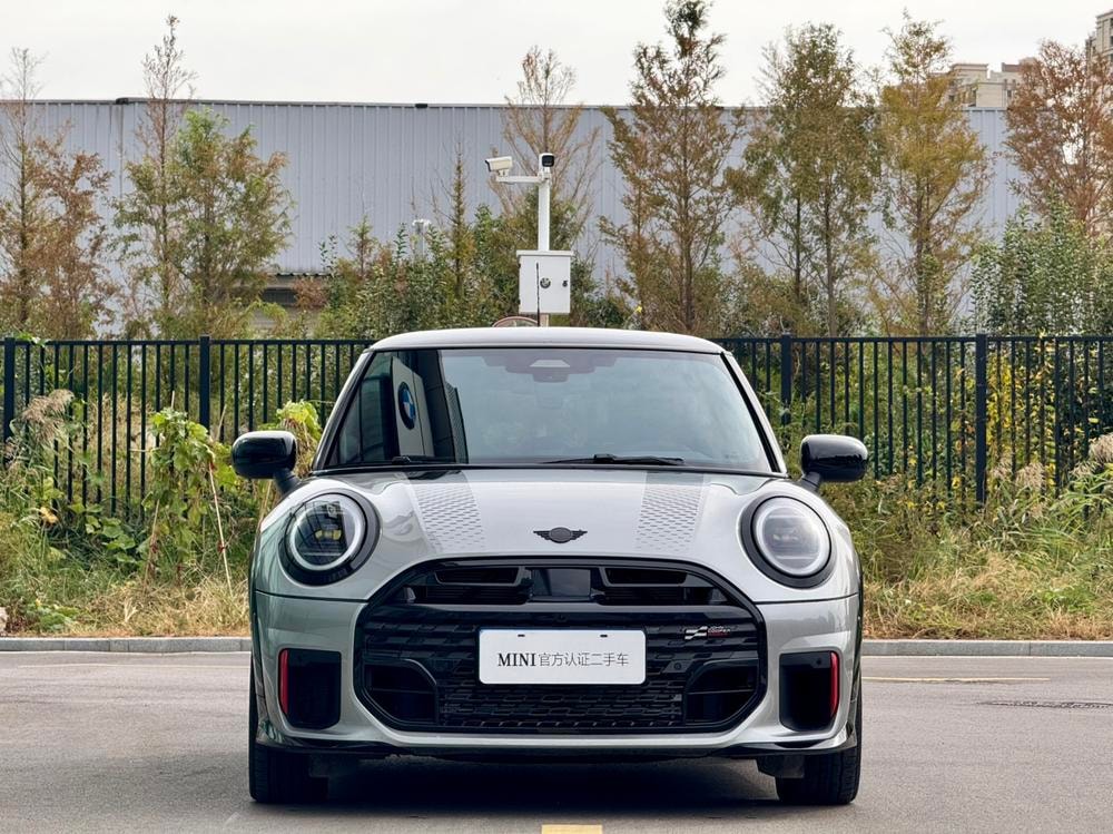 MINI JCW 2025 — фото автомобиля