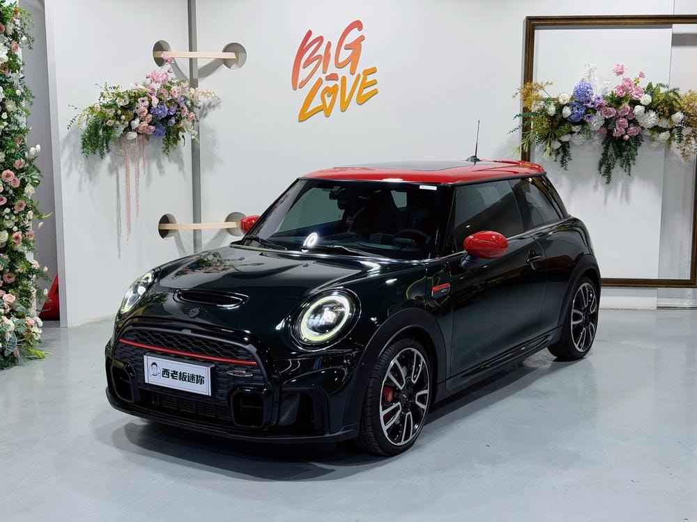 MINI JCW 2023 — фото автомобиля 1