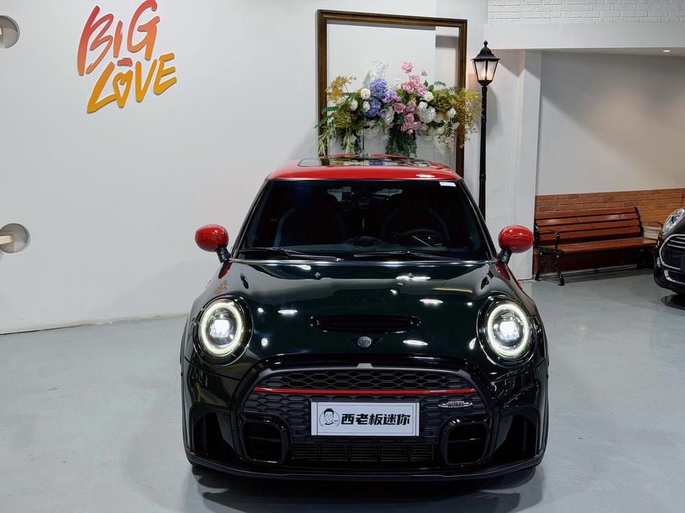 MINI JCW 2023 — фото автомобиля