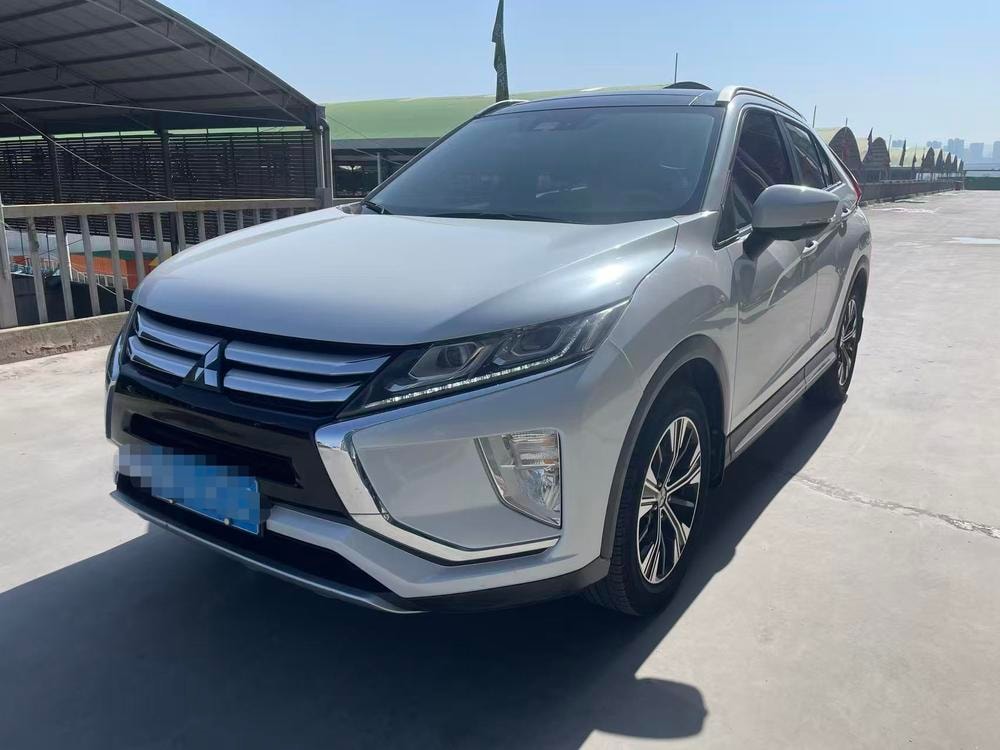 Mitsubishi Eclipse Cross 2018 — фото автомобиля 1