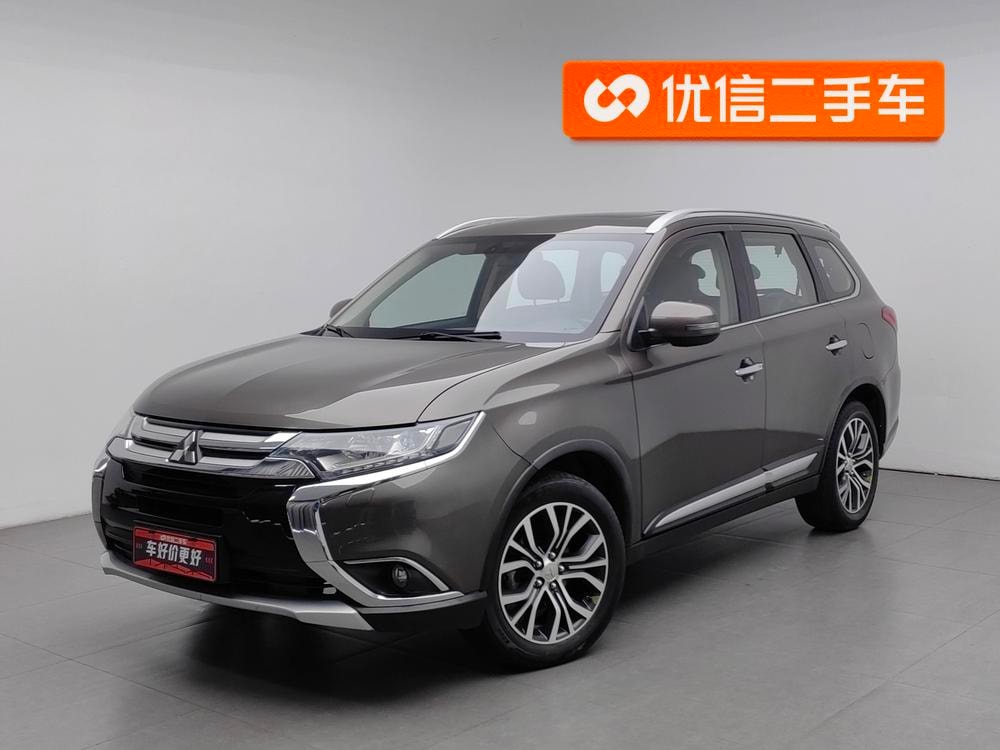 Mitsubishi Outlander 2016 — фото автомобиля