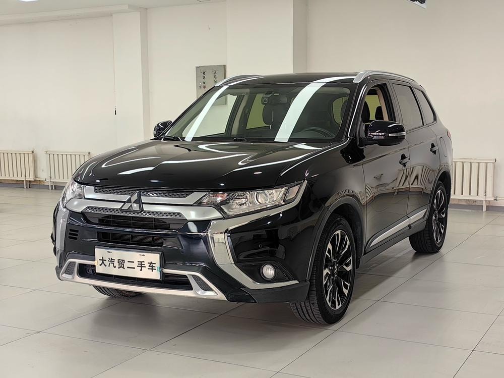 Mitsubishi Outlander 2020 — фото автомобиля