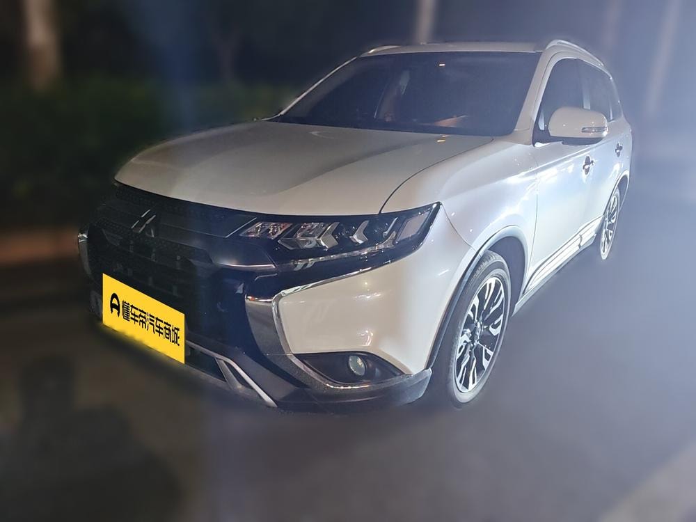 Mitsubishi Outlander 2019 — фото автомобиля