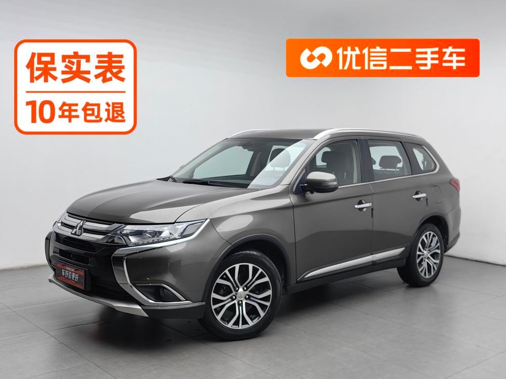 Mitsubishi Outlander 2018 — фото автомобиля