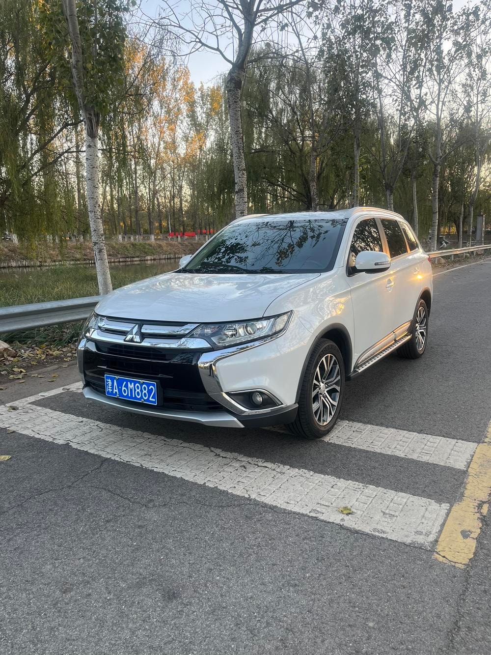Mitsubishi Outlander 2018 — фото автомобиля