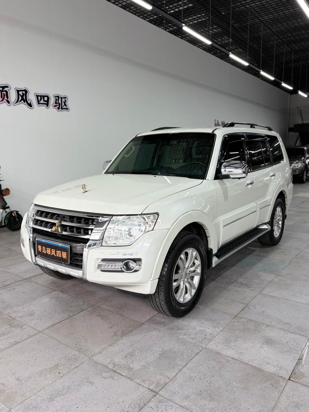 Mitsubishi Pajero (Import) 2019 — фото автомобиля 1