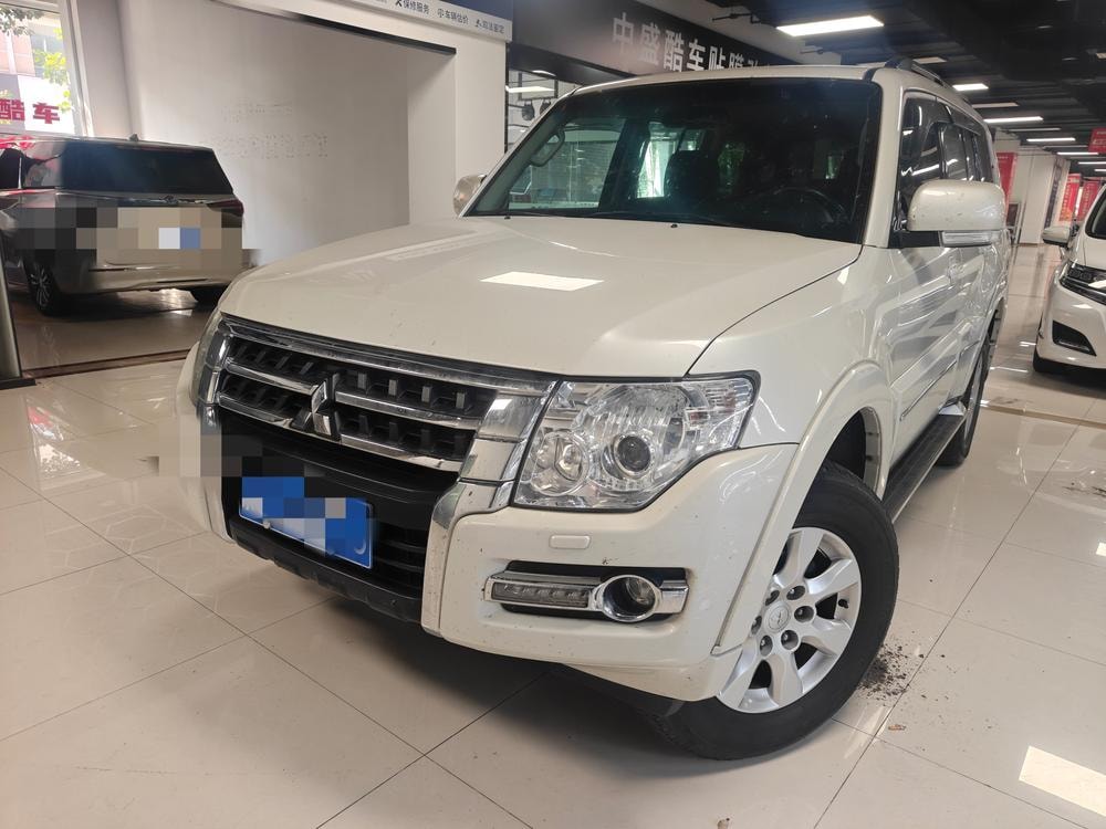 Mitsubishi Pajero (Import) 2019 — фото автомобиля