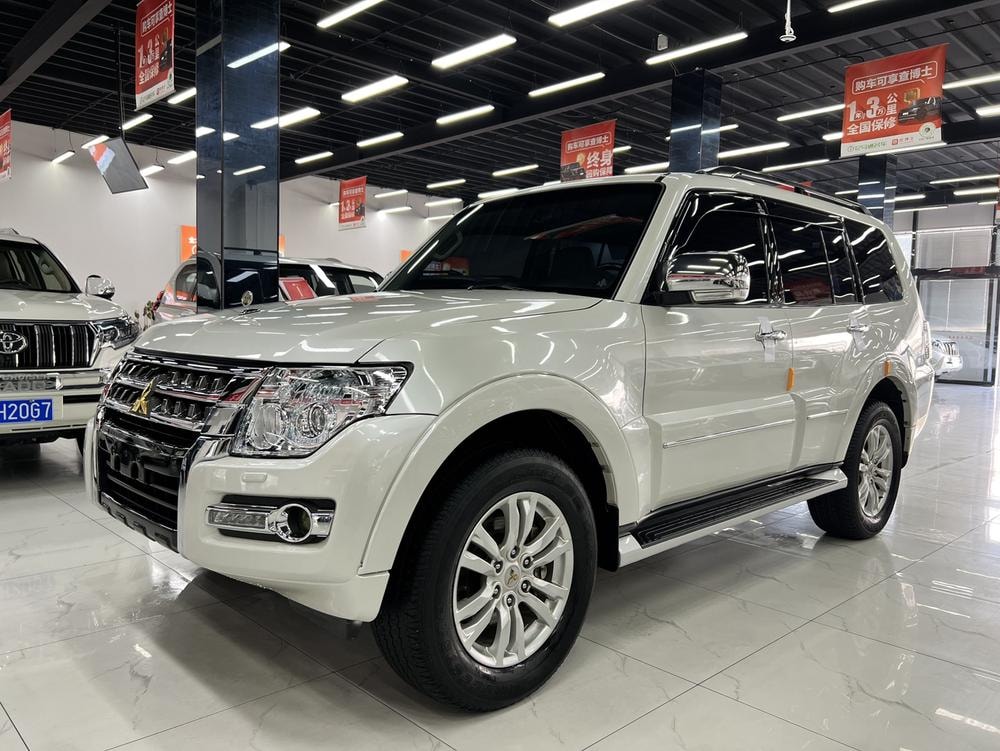 Mitsubishi Pajero (Import) 2019 — фото автомобиля 1