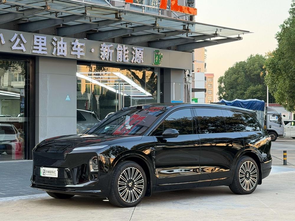 NIO ES8 2026 — фото автомобиля 1